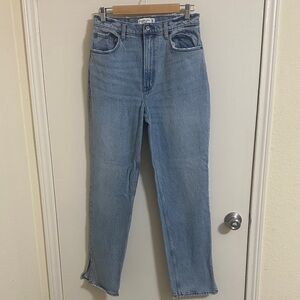 EUC Abercrombie & Fitch Curve Love 90s Straight Ultra High Rise Jeans Size 30/10